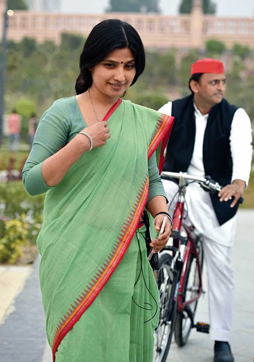 Dimple Yadav, Akhilesh Yadav SP, Mulayam Singh second wife
