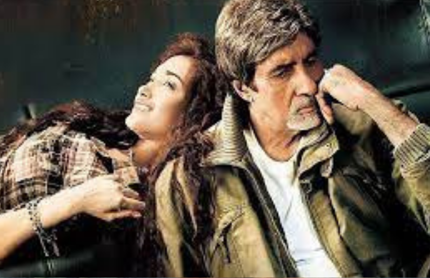 बिग बी करियर की 'निशब्द' फिल्म ऐसी फिल्म रहीं थी, जिसमें वह 64 साल की उम्र में 19 साल की जिया खान के साथ इंटीमेट सीन दिए थे।