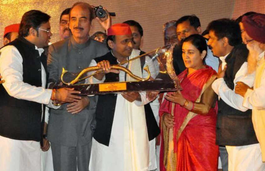 अपर्णा ने एक इंटरव्यू में कहा था कि ईवीएम तो तब भी था जब उनके ससुर मुलायम सिंह यादव की सरकार बनी थी। ईवीएम पर दोष देना वह सही नहीं मानती हैं।(<a href=" https://www.jansatta.com/photos/lifestyle-gallery/conspiracy-to-defeat-akhilesh-yadav-through-tantra-mantra-ramgopal-had-accused-mulayam-relatives/1768000/">‘तंत्र-मंत्र से अखिलेश यादव को हराने की मुलायम परिवार कर रहा था साजिश’, रामगोपाल यादव ने अपनों पर ही लगाया था आरोप</a> )