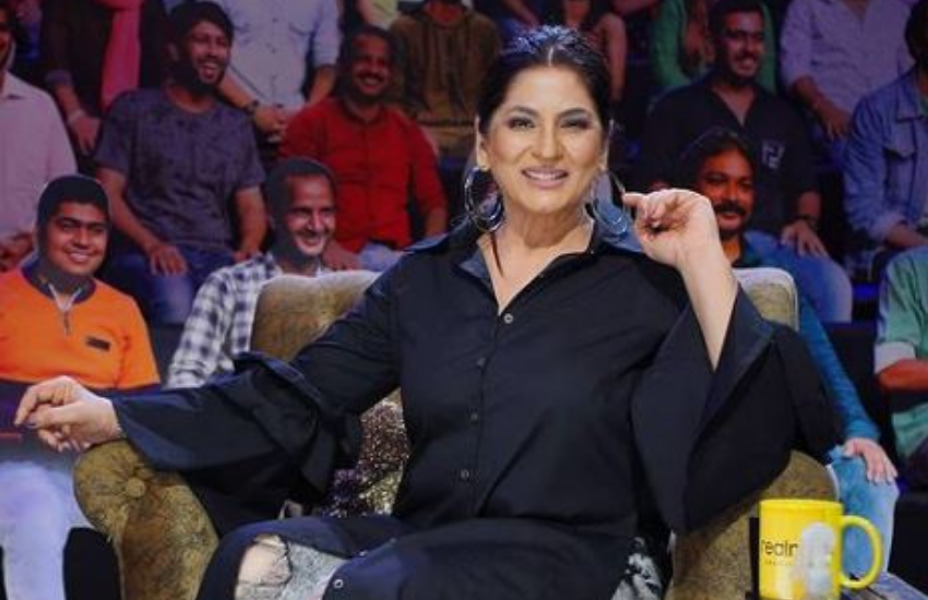 अर्चना पूरन सिंह द कपिल शर्मा शो में खूब ठहाके मारते नजर आती हैं, लेकिन एक समय वह अपनी बोल्ड इमेज के लिए जानी जाती थीं। उन्होंने फिल्मों में कई बोल्ड सीन भी दिए हैं।( सनी देओल के संग ऐश्वर्या राय ने दिया था बोल्ड सीन, डब्बे में चली गई थी साढ़े चार करोड़ की फिल्म )