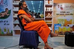 हम चलते नहीं दौड़ते हैं, रामदेव ने बताई रुचि सोया को संकट से उबारने की कहानी