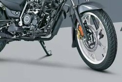 Bajaj Platina 110: 7 हजार रुपये डाउनपेमेंट पर ले जाएं घर, देनी होगी 1,635 रुपये की EMI