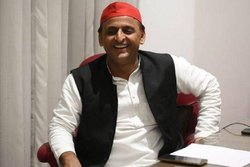CM लैपटॉप इसलिए नहीं बांटते क्योंकि खुद चलाना नहीं जानते- योगी आदित्यनाथ पर अखिलेश यादव का तंज़, 2022 का प्लान भी बताया