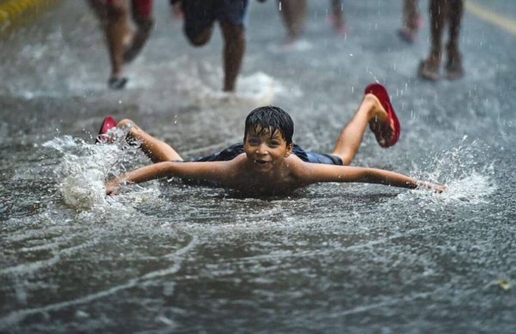 पूरे देश में छाया मानसून; दिल्ली के कई हिस्सों में झमाझम बारिश