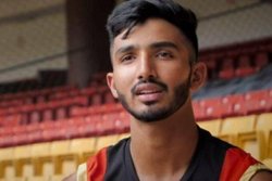 INDvsSL: देवदत्त पडिक्कल को मौका नहीं मिलने पर भड़के फैंस, राहुल द्रविड़ पर भी साधा निशाना