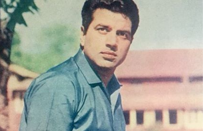 धर्मेंद्र ने लिखा था कि उन्हें दिखावा करने नहीं आता, लेकिन वह अपने जज्बात पर काबू भी नहीं रख पाते हैं। अपना समझ के वह कई बात कह जाते हैं।