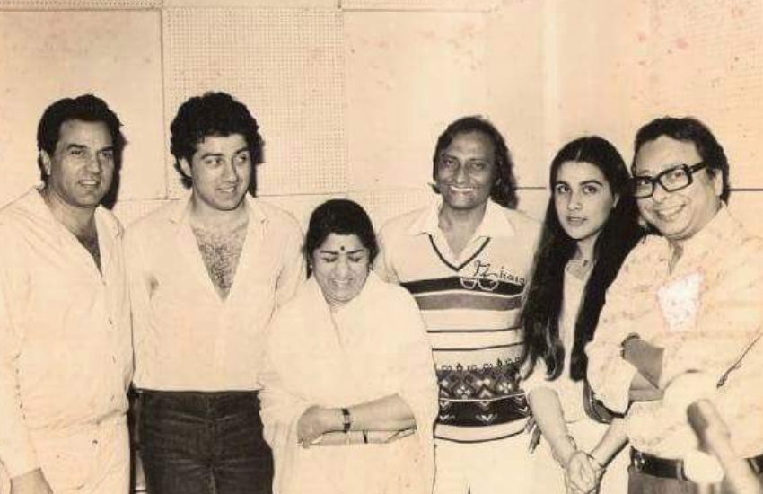 धर्मंद्र ने रात के समय ही सनी को बुलाया और कहा कि उनकी डबिंग बेहद खराब है और वह इसपर बिलकुल मेहनत नहीं किए हैं। रात के समय ही वह सनी को लेकर डबिंग स्टूडियो पहुंच गए।( धर्मेन्द्र ने इस शर्त पर ईशा देओल को फिल्मों में काम करने की दी थी इजाज़त, हेमा मालिनी की बेटी ने निभाया था पिता को दिया वादा )
