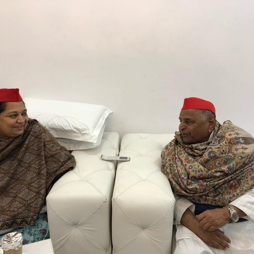 Dimple Yadav, Akhilesh Yadav SP, Mulayam Singh second wife
