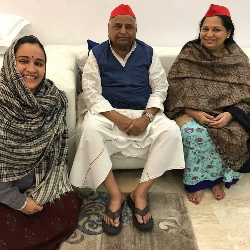 Dimple Yadav, Akhilesh Yadav SP, Mulayam Singh second wife
