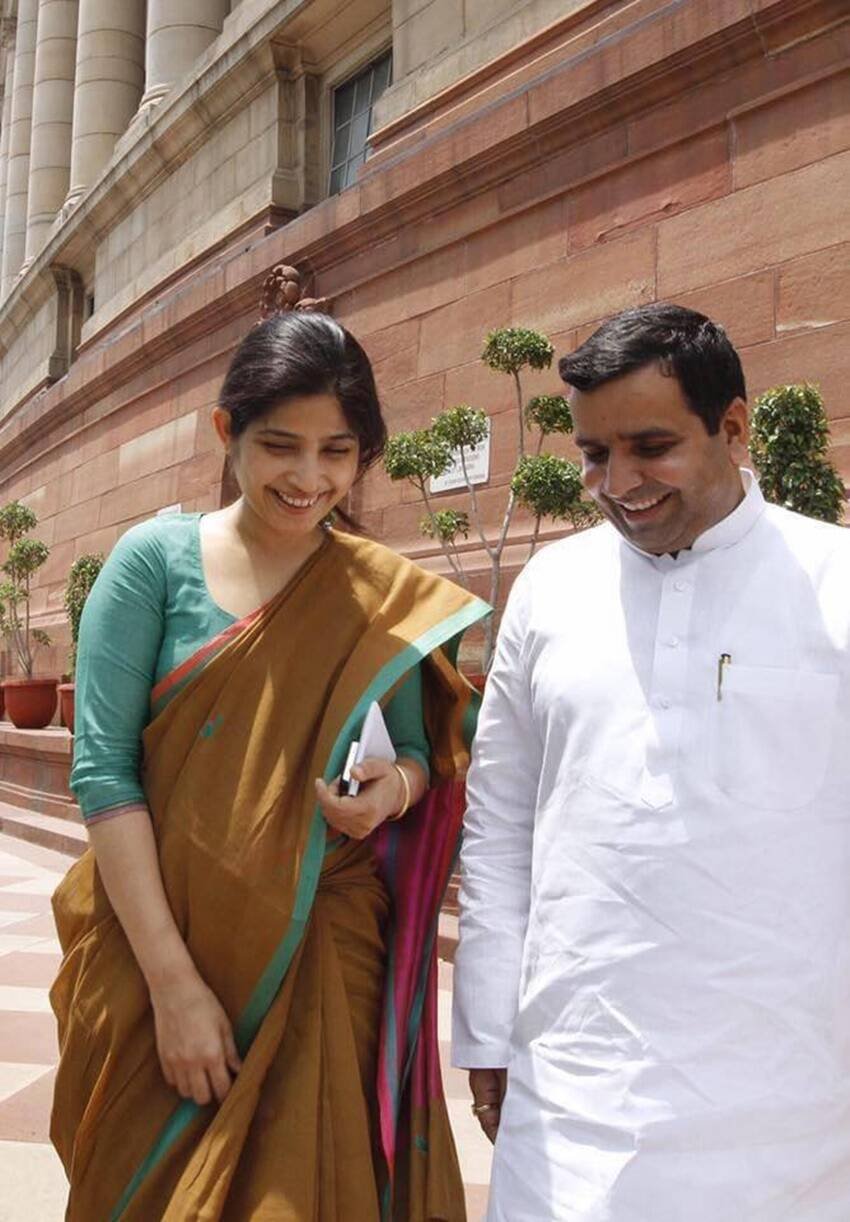 Dimple Yadav, Akhilesh Yadav SP, Mulayam Singh second wife