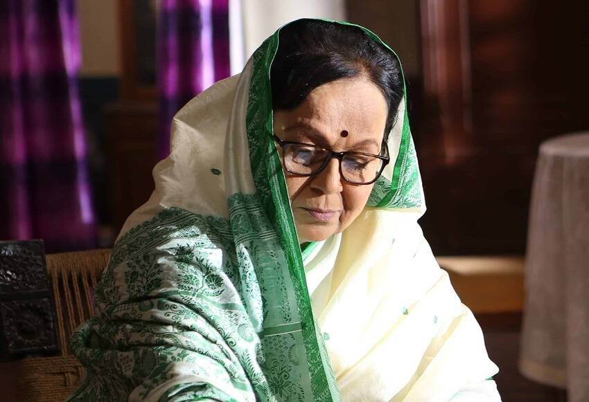 रोहिणी हतांगड़ी अमिताभ बच्चन से 9 साल छोटी हैं। बावजूद इसके वह अग्निपथ में अमिताभ बच्चन की मां के किरदार में दिखी थीं।