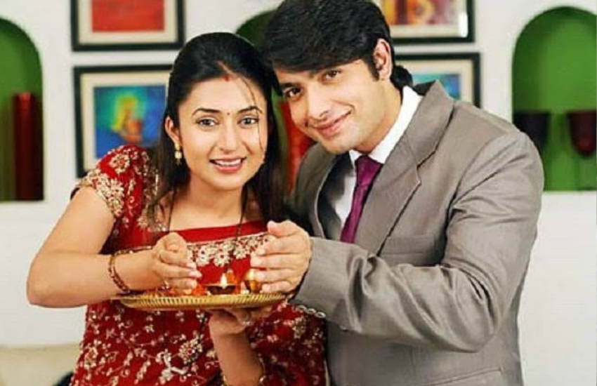 दिव्यांका और शरद 8 साल तक रिलेशनशिप रहे थे और उसके बाद अचानक से शरद ने मूव ऑन कर लिया। इससे दिव्यांका टूट गई थीं। (<a href="https://www.jansatta.com/photos/lifestyle-gallery/these-stars-broke-up-with-their-first-love-when-came-to-the-big-boss-house/1719235/ ">रियलिटी शो में आते ही इन स्टार्स को हुआ था प्यार, शो के दौरान इन दो का ब्रेकअप भी </a> )