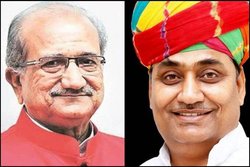 ‘घूसखोर’ इंजीनियर ने लिखी किताब, गुजरात के शिक्षा मंत्री ने किया विमोचन; RAS टॉप लिस्ट में शिक्षा मंत्री के रिश्तेदार, हो रही जांच की मांग