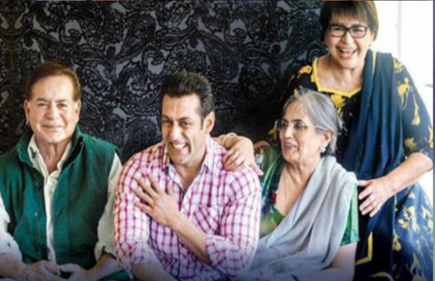 हेलेन ने भी सलीम खान से दूसरी शादी की थी। सलीम और हेलन दोनों ही पहले से शादीशुदा थे। हेलन ने पहले पति को तालक देने के बाद सलीम की दूसरी पत्नी बनीं, लेकिन उन्हें भी संतान का सुख नहीं मिला। हालांकि उन्होंने एक बेटी अर्पिता को गोद जरूर लिया था। (लिव-इन मे रहते हुए बन गई थीं ये एक्ट्रेसेस मां, कोई हो गया अलग तो किसी ने नहीं की शादी )