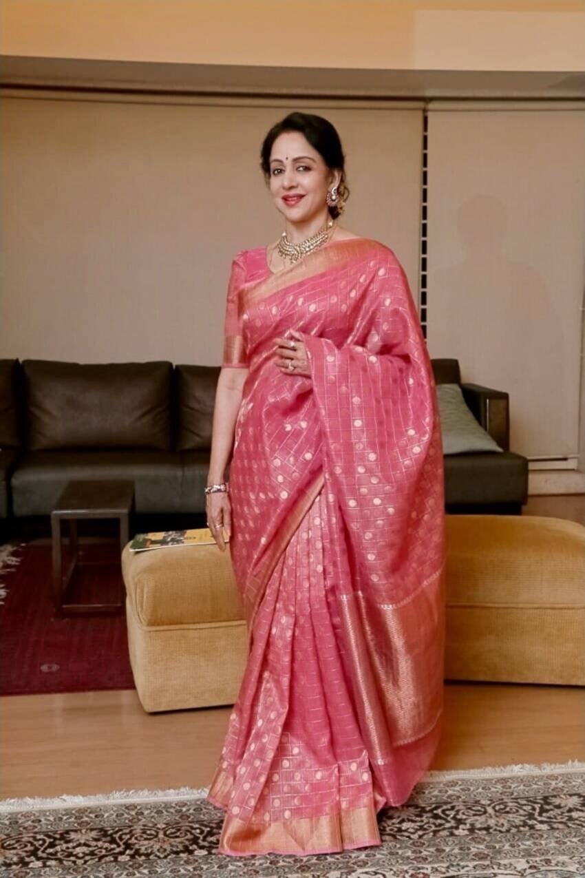 Photos: Dream girl Hema Malini Facebook page