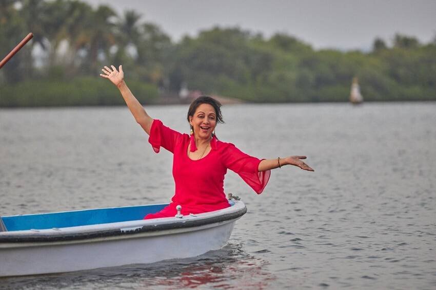 Photos: Dream Girl Hema Malini Facebook Page