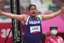 टोक्यो ओलंपिक से पहले अवसाद में थीं कमलप्रीत कौर; अब फाइनल में पहुंच सबको चौंकाया, पिता से किया यह वादा