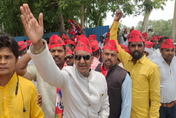 बिहार में भाजपा के साथ मुकेश सहनी, बोले- आरक्षण नहीं मिला तो नहीं देंगे योगी का साथ