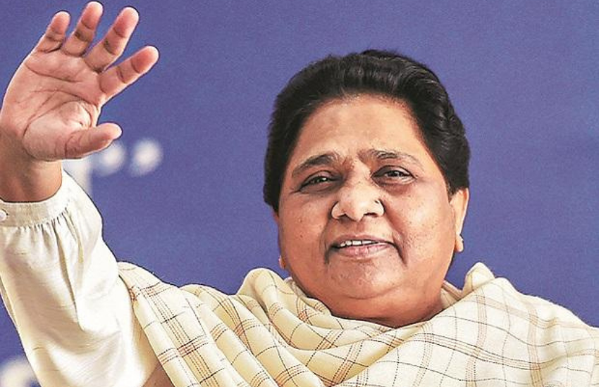 अखिलेश यादव और मायावती ने साथ मिलकर चुनावी रैलियां भी की थीं और इस रैली में मायावती के सुर सपा ही नहीं, मुलायम की बहू डिंपल यादव के लिए भी एकदम बदल गए थे। (<a href="https://www.jansatta.com/photos/lifestyle-gallery/mulayam-second-wife-sadhna-gupta-has-been-waiting-for-akhilesh-yadav-promise-for-four-years/1762054/ ">मुलायम की दूसरी पत्नी साधना गुप्ता चार साल से कर रहीं अखिलेश यादव के वादे का इंतजार, सौतेली मां से 3 महीने का मांगा था समय </a> )
