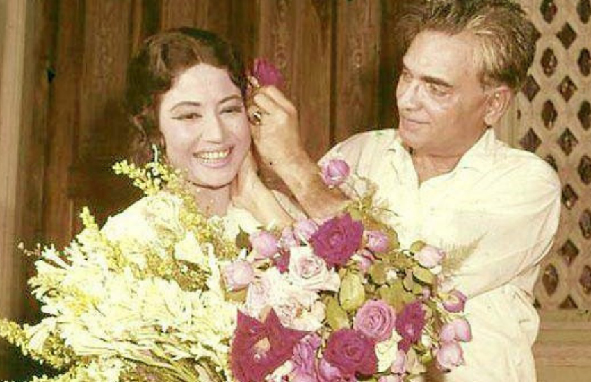 1951 में फिल्म तमाशा के सेट पर मीना कुमारी की मुलाकात फिल्म डायरेक्टर कमाल अमरोही से हुई थी और दोनों के बीच प्यार परवान चढ़ गया था। साल 1952 में मीना कुमारी और कमाल अमरोही ने गुपचुप तरीके से एक दूसरे से शादी कर ली थी।