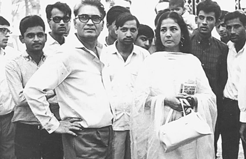 लीवर सिरोसिस बीमारी की वजह से 38 साल की उम्र 31 फरवरी 1972 को मीना की मौत हो गई। ( फिरोज खान ने जब राज कुमार को झिड़क दिया था, एक्टर ने कहा था-‘तुम्हारी अकड़ अच्छी लगी’ )