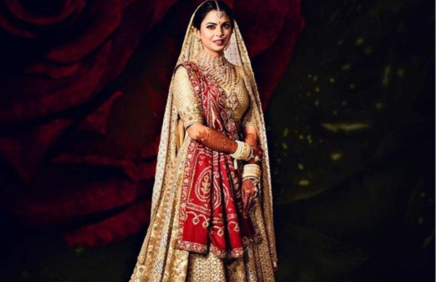 ईशा ने बताया था कि मुकेश अंबानी ने उनकी शादी में स्पीच दी थी और उसमें आनंद को पसंद करने की 10 वजहें गिनाईं थीं। ( मुकेश अंबानी की तमाम खूबियों में पत्नी नीता अंबानी को खटकती है पति की एक बड़ी कमी, चाहती हैं इसे तुरंत बदलना )