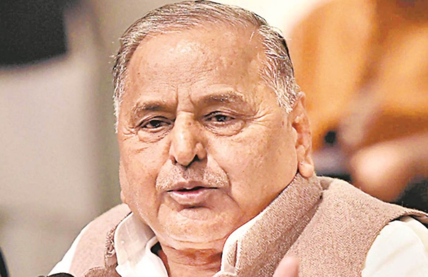 देश की राजनीति में सबसे बड़ा सियासी कुनबा मुलायम परिवार (Mulayam Family) का माना जाता है। मुलायम (Mulayam Singh Yadav) के कुनबे पहली बेटी ऐसी रही हैं, जो राजनीति में उतरी हैं। हालांकि, सपा से अपना राजनैतिक सफर शुरू करने वाली संध्या यादव (Sandhya Yadav) उर्फ बेबी यादव ने अब भाजपा का दामन थाम लिया है। इतना ही नहीं, मुलायम के दामाद यानी संध्या के पति अनुजेश प्रताप यादव (Anujesh Pratap Singh) ने भी सपा से अब भाजपा में आ चुके हैं। अखिलेश यादव (Akhilesh Yadav) और धर्मेंद्र यादव (Dharmendra Yadav) की बहन के राजनैतिक सफर के बारे में आइए जानें।