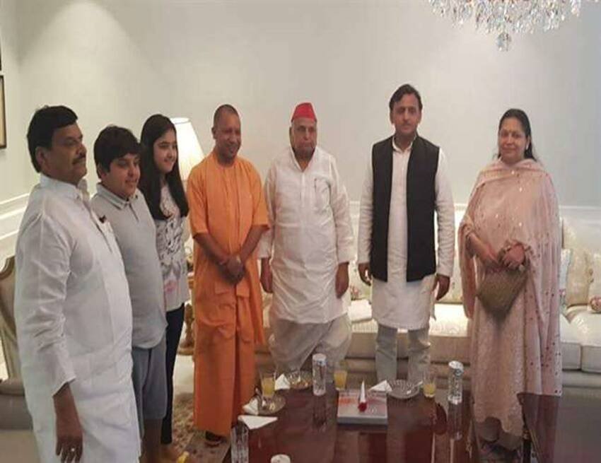 Dimple Yadav, Akhilesh Yadav SP, Mulayam Singh second wife