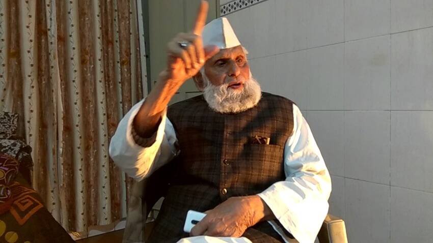 संभल से सपा सांसद शफीक-उर-रहमान बर्क के एक बेटे हैं। (यह भी पढ़ें: मुलायम से राजनाथ तक: किसी के 10 तो किसी की 8 संतान, जानिए UP के किस CM के कितने बच्चे )