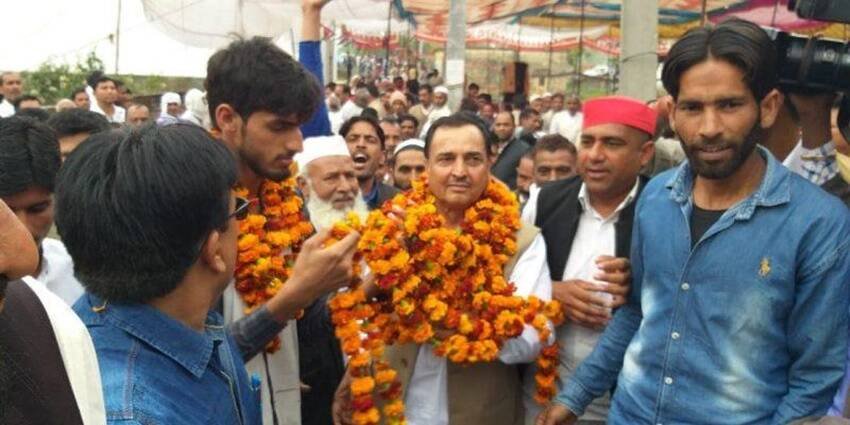 सहारनपुर से सांसद हैं हाजी फजलुर रहमान। फजलुर रहमान बसपा से हैं। उनके एक बच्चे हैं। (यह भी पढ़ें: हिंदू लड़की से रचाई थी शादी, इन 5 मुस्लिम एक्टर्स ने पैदा की सिर्फ दो ही संतान )