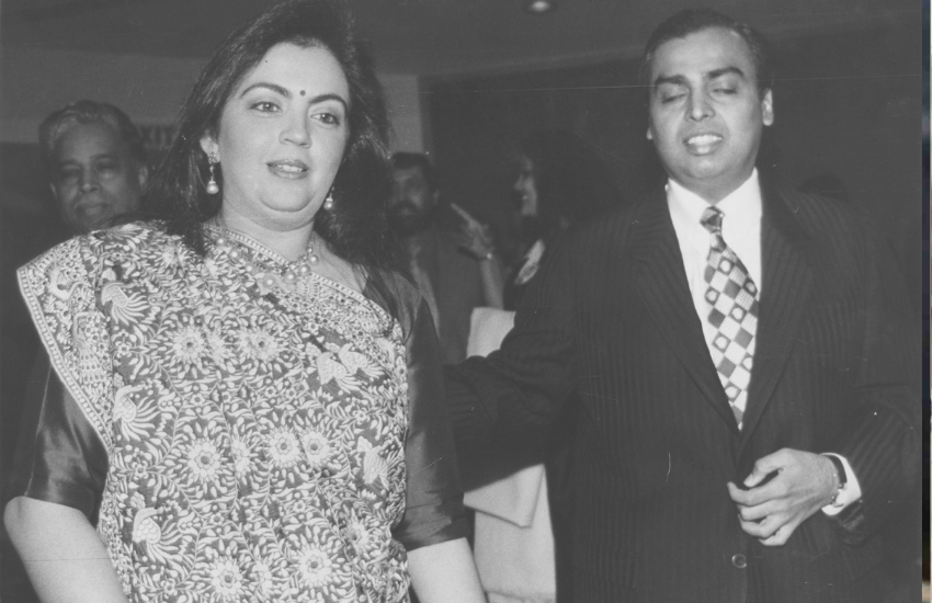 नीता ने बताया था कि उनकी दादी ही उनकी रोल मॉडल थी और उन्हें देखकर उन्होंने परिवार के महत्व को समझा था।(‘मुकेश अंबानी मुझसे पहले किसी और से करते थे प्यार’, जब नीता अंबानी ने पति से जुड़े खोले थे कुछ राज )