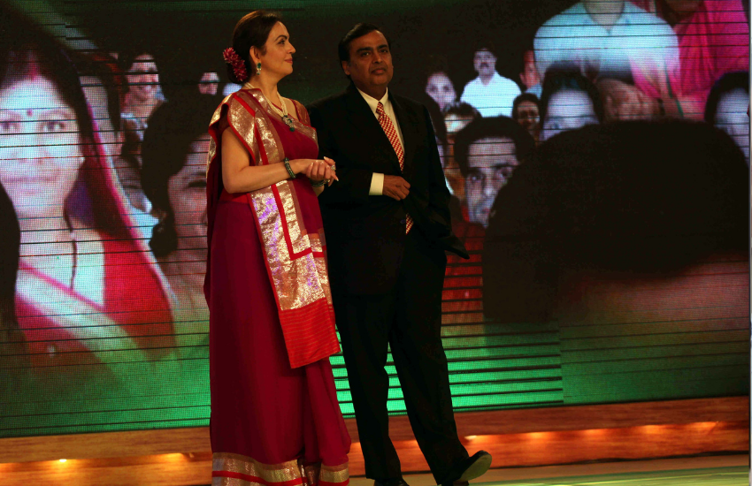 नीता ने बताया था कि परिवार को एक साथ रखने में उनकी दादी का सबसे बड़ा योगदान था और उनकी शख्सियत ऐसी थी कि उनकी बात कोई नहीं टालता था।