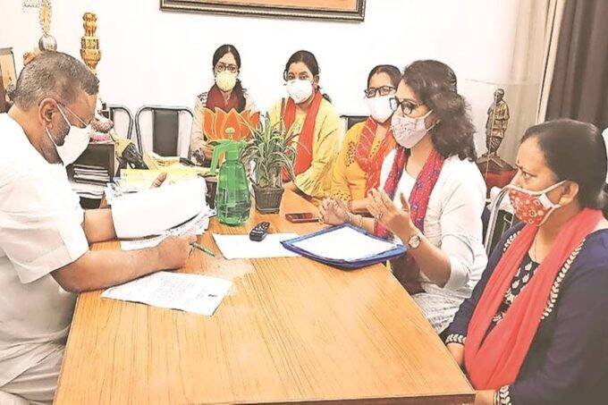Women Teachers, Swami Prasad Maurya