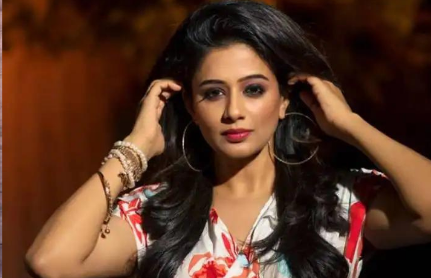 'द फैमिली मैन' (The Family Man) की एक्ट्रेस प्रियमणि (Priyamani) की शादी पर विवाद शुरू हो गया है। शादीशुदा एक्टर मुस्तफा राज (Mustafa Raj) ने प्रियमणि से दूसरी शादी की है। इस शादी के बाद मुस्तफा की पहली पत्नी आयशा (Aaysha) ने कोर्ट में केस कर दिया था। कोर्ट में पहली पत्नी आयशा ने कई चौकाने वाले खुलासे किए थे। क्या है ये पूरा मामला आइए आपको बताएं।