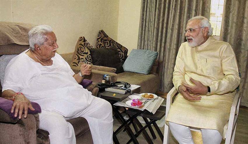 गुजरात के मुख्यमंत्री रहे दिवंगत केशुभाई पटेल की 5 बेटियां और एक 1 बेटे हैं। (यह भी पढ़ें: बहू डिंपल से भतीजे धर्मेंद्र तक, जानिए मुलायम फैमिली में किसके कितने बच्चे )