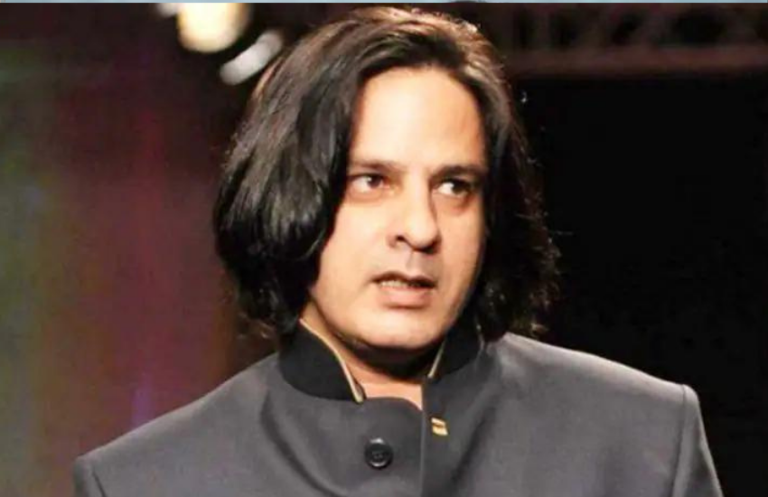 इसी बीच राहुल बिग बॉस सीजन 1 में शामिल हुए और शो के विनर भी बनें। लेकिन असल जिंदगी में वह बहुत कुछ लूज करते जा रहे थे। (<a href="https://www.jansatta.com/photos/lifestyle-gallery/divyanka-tripathi-ankita-lokhande-parth-samthaan-and-these-celebs-will-not-be-a-part-of-bigg-boss-15/1756325/ ">सलमान खान के शो ‘बिग बॉस-15 का इन सेलेब्स ने ठुकराया ऑफर, देखिए लिस्ट </a> )