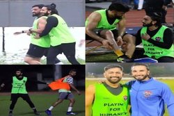 फुटबॉल मैदान पर रणवीर सिंह और धोनी के बीच दिखा दोस्ताना, एक्टर ने कहा- ‘बड़े भाई के चरणों में हमेशा’