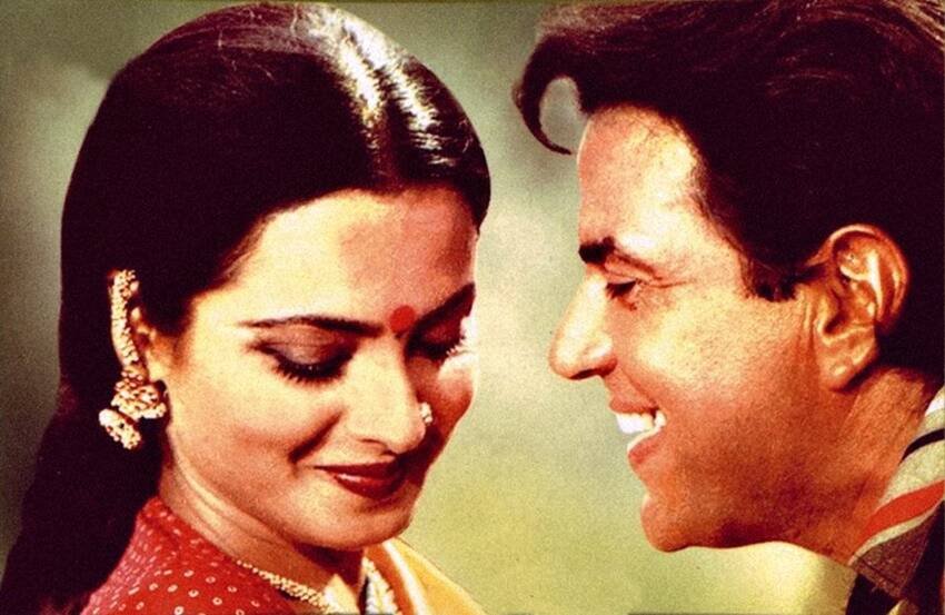 रेखा, हेमा मालिनी और धर्मेंद्र आज भी बहुत अच्छे दोस्त हैं। कई बार सार्वजनिक कार्यक्रमों में तीनों साथ दिख चुके हैं।