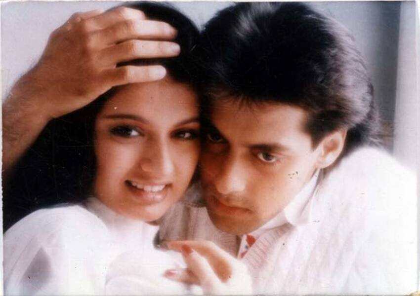 भाग्यश्री ने 1989 में सलमान खान के साथ पिल्म मैंने प्यार किया से बॉलीवुड डेब्यू किया था। फिल्म सुपरहिट रही थी। इस फिल्म ने रातोंरात 16 साल की भाग्यश्री को सुपरस्टार बना दिया।