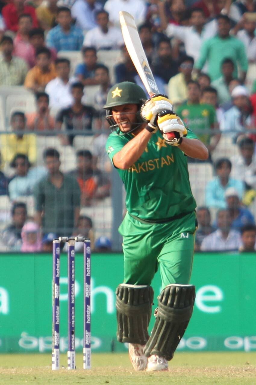 Shahid Afridi,Kevin Pietersen
