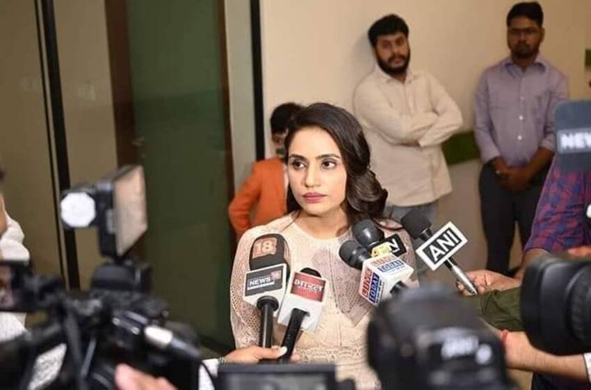 Dimple Yadav, Akhilesh Yadav SP, Mulayam Singh second wife