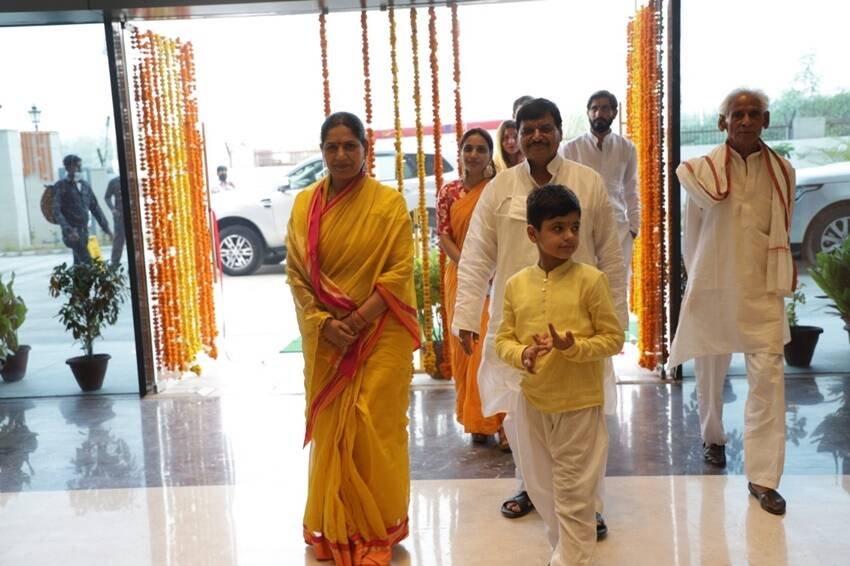 Dimple Yadav, Akhilesh Yadav SP, Mulayam Singh second wife