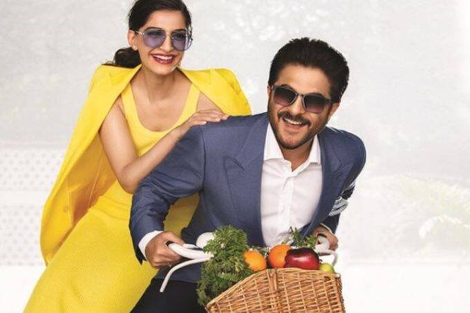 Sonam Kapoor, Sonam Kapoor Airport Look, Stylish Sonam Kapoor, Sonam Kapoor Dress, Anil Kapoor