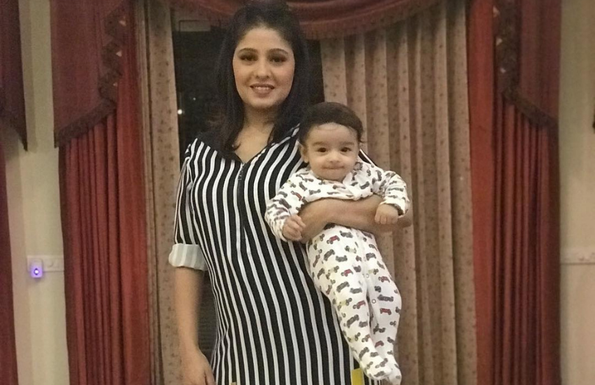 साल 2018 में सुनिधि एक बेटे की मां भी बन गईं। मीडिया में सुनिधि और हितेश के बीच भी अनबन की खबरे आती रहती हैं, लेकिन दोनों में से किसी ने कभी अपने रिश्ते पर कोई बात नहीं की है। (All Photos: Social Media)