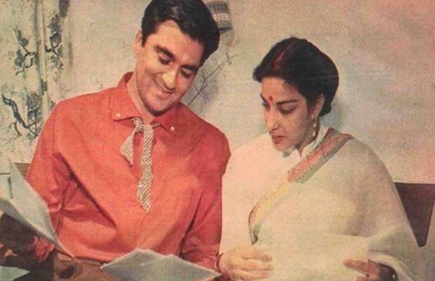धर्मेंद्र ने जब फिल्मफेयर के कांटेस्ट का फार्म पहली बार मुंबई भर कर भेजा था तो उनकी फोटो का सलेक्शन सुनील दत्त और नरगिस ने ही किया था।( सनी देओल जब अमृता सिंह के साथ रहते हुए किसी और को दे बैठे थे दिल, ऐसे खुला था राज )