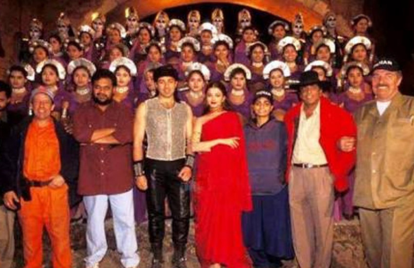 'फिल्मीबीट' डॉटकाम के अनुसार फिल्म का एक ही गाना भी शूट हुआ था और इस गाने पर ही अकेले 1.75 करोड़ रुपए खर्च किए गए थे।( हेमा मालिनी के सौतेले बेटे सनी देओल के साथ हुआ था दर्दनाक हादसा, पिता धर्मेंद्र ने किया था खुलासा )