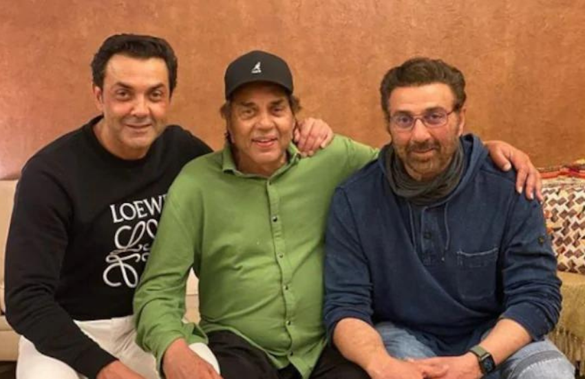 सनी देओल (Sunny Deol) और धर्मेंद्र (Dharmendra) एक दूसरे के कॉपी माने जाते हैं। केवल रूप-रंग में ही नहीं नेचर में भी। ऐसा खुद धर्मेंद्र ही नहीं सनी देओल की सौतेली मां हेमा मालिनी (Hema Malini) का भी मानना है। धर्मेंद्र और सनी देनों ही नरम-गरम रवैये के लिए जाने जाते हैं। इतनी सिमिलैरिटी होने के बाद भी धर्मेंद्र को सनी देओल से एक शिकायत रहती है। यह अफसोस एक इटंरव्यू में सनी देओल के सामने ही धर्मेंद्र ने बयां कर दिया था। चलिए आपको भी बताएं कि क्या अफसोस हीमैन को सताता है।