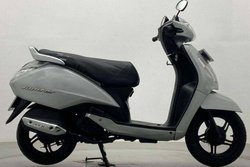 18 हजार में खरीदें TVS Jupiter, 60 kmpl माइलेज के साथ मिलेगी 1 साल की वारंटी