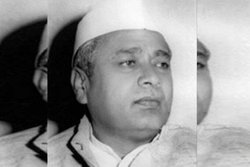 जब मंत्री के घूस लेने की बात पर बोले थे CM- उसे पता नहीं कि रिश्वत चेक से नहीं ली जाती; मामला रिकॉर्ड से भी नहीं हटवाया