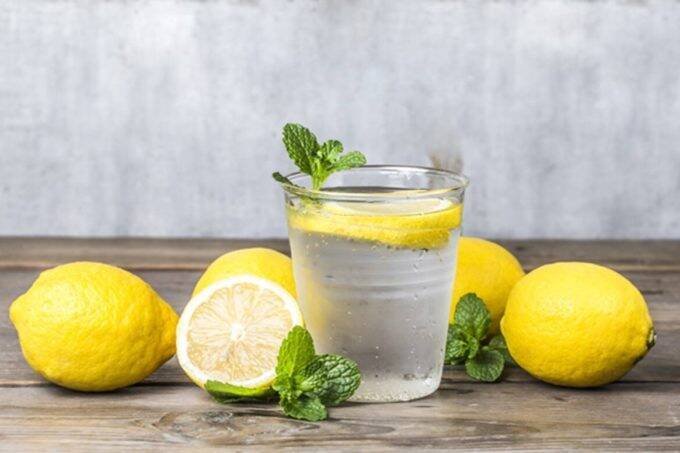Uric Acid, uric acid causes, uric acid symptoms, lemon juice